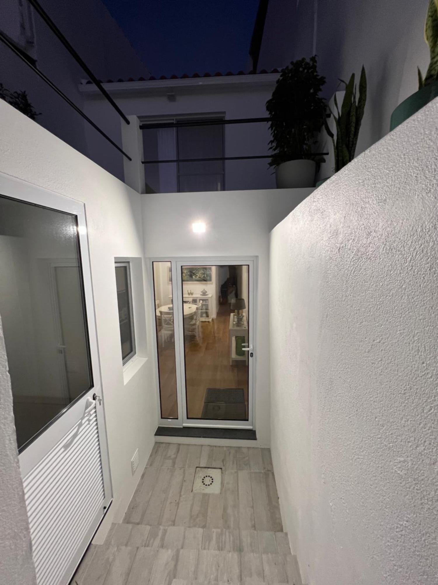 Urban 41 Guest House ปอนตาเดลกาดา ภายนอก รูปภาพ