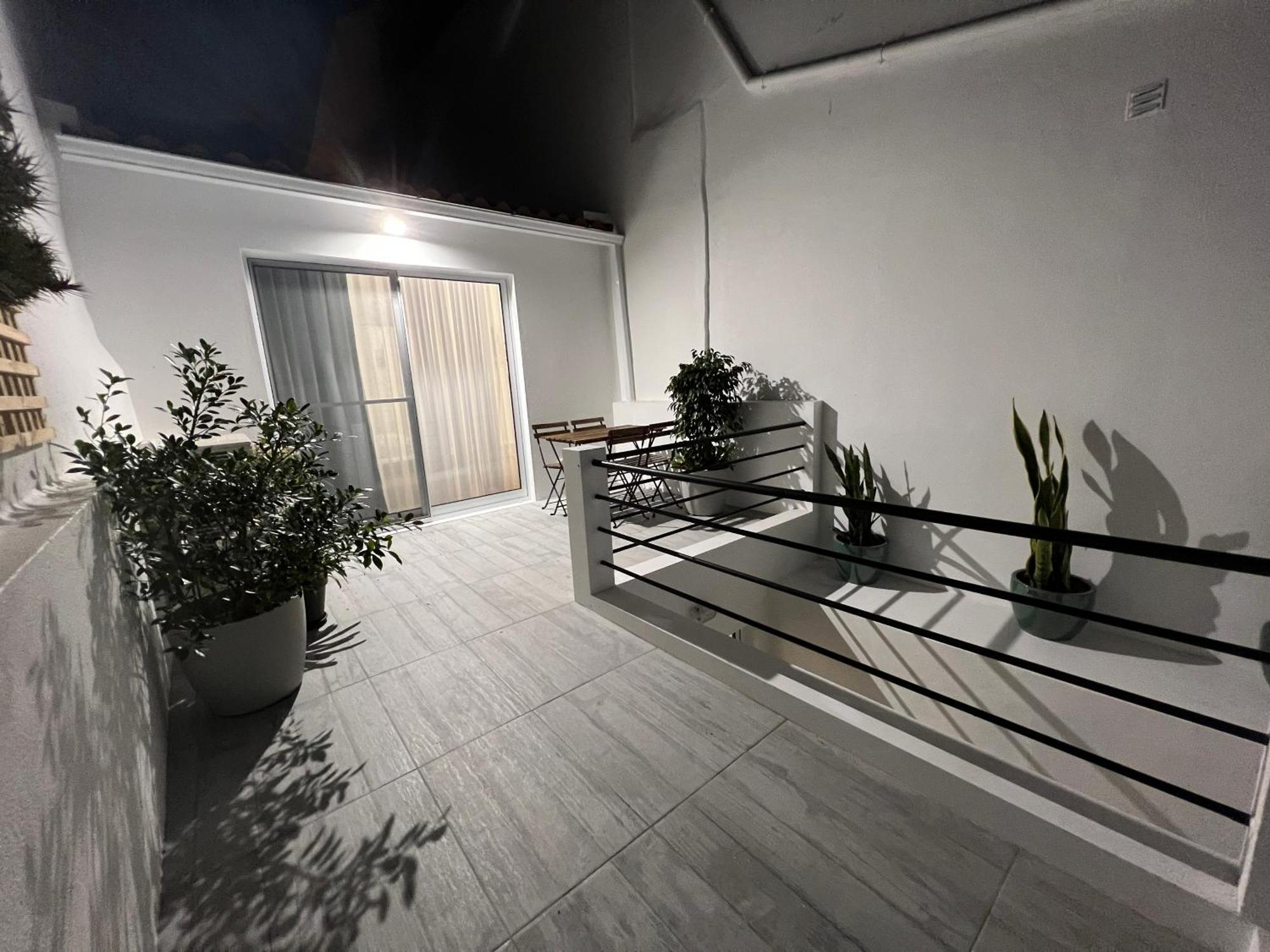 Urban 41 Guest House ปอนตาเดลกาดา ภายนอก รูปภาพ